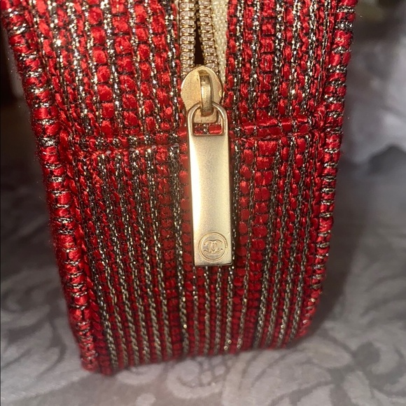 Chanel Red and Gold Cosmetic Case - Picture 4 of 10